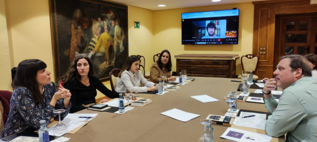 Parte del jurado del XXXVII Premio Torrente Ballester de narrativa.