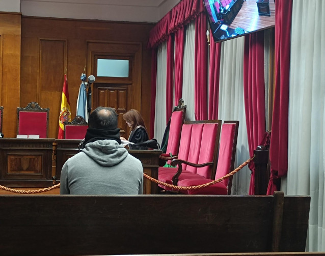 El acusado en la Audiencia Provincial de Ourense