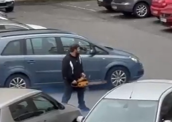 (VÍDEOS) Motosierra contra cuchillo: pelea entre familias enfrentadas de Ferrol, con heridos y arrestos