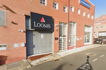 Sede de Loomis en un polígono de A Coruña