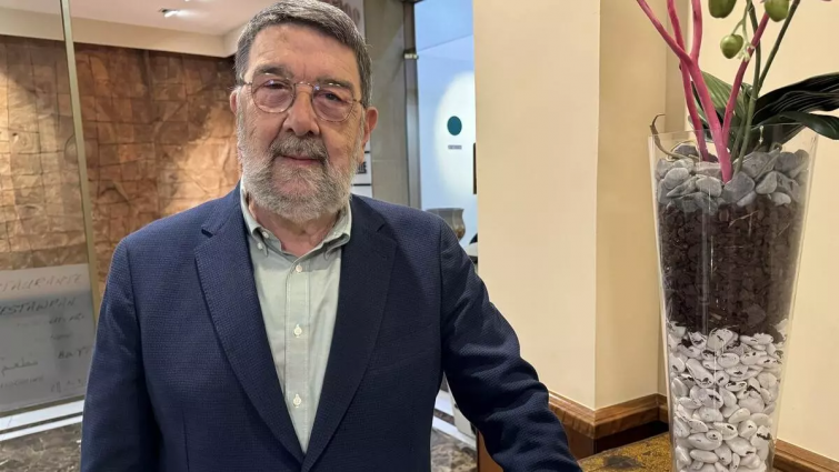 Juan Gestal, profesor emérito de la USC: “Los alumnos en las facultades de Medicina deben reducirse”