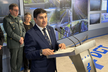 El delegado del Gobierno en Galicia, Pedro Blanco, un acto en recuerdo a las víctimas en siniestros de tráfico, en el Centro de Control de Tráfico del Noroeste, en A Coruña.