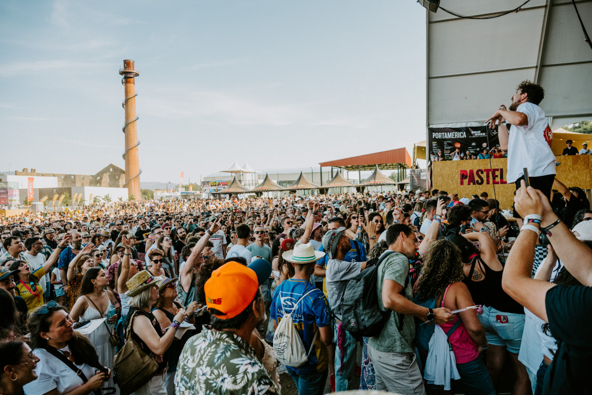 PORTAMERICA25 0705 1959 SHOWROCKING TONI VILLEN NZ8 9770