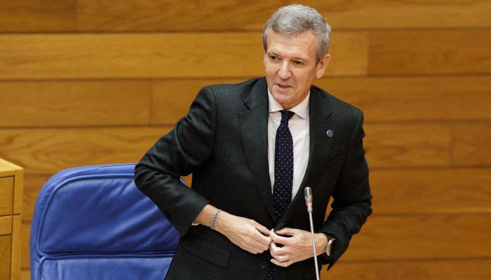 El presidente de la Xunta, Alfonso Rueda, en la sesión de control del Parlamento gallego