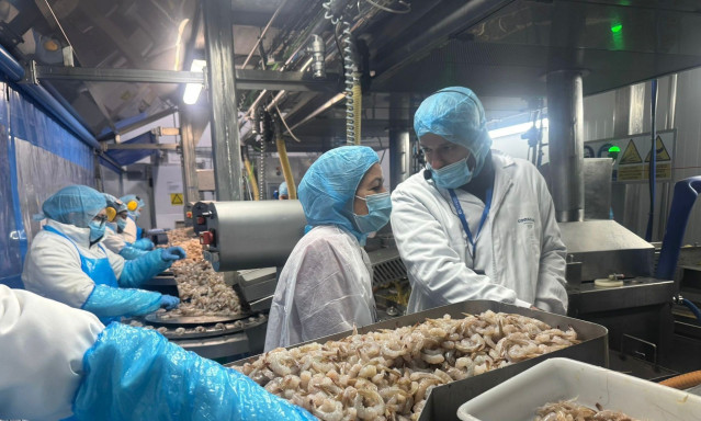 La conselleira do Mar, Marta Villaverde, visita Congalsa