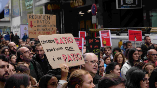 Manifestación en Ourense durante la segunda jornada de huelga educativa, a 29 de octubre de 2025.