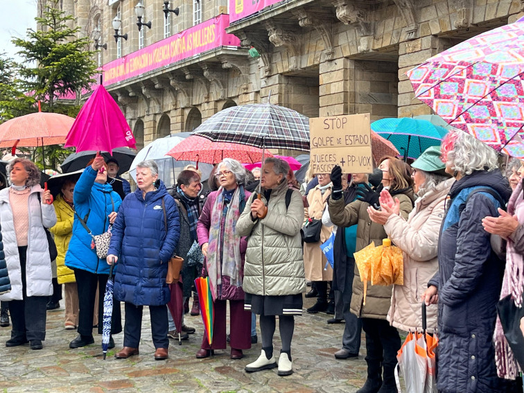 Concentración en Santiago contra la condena al fiscal general: 