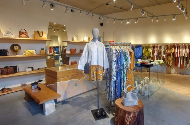 Archivo - Adolfo Domínguez logra beneficios en un primer semestre por primera vez en 15 años.