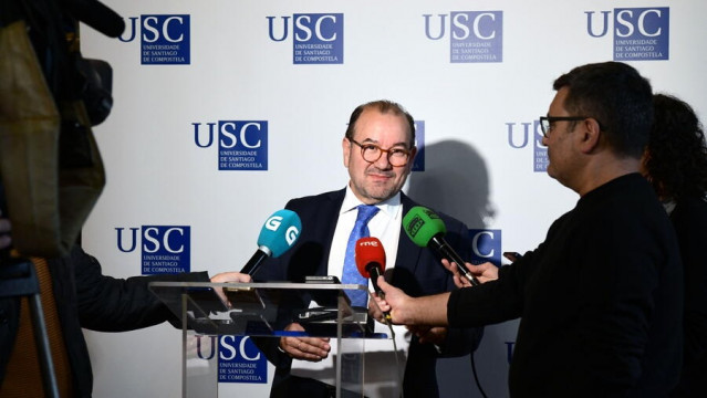 El rector de la USC, Antonio López, en rueda de prensa, a 6 de noviembre de 2025.
