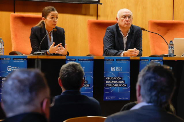 La conselleira do Mar, Marta Villaverde, en una jornada en Burela