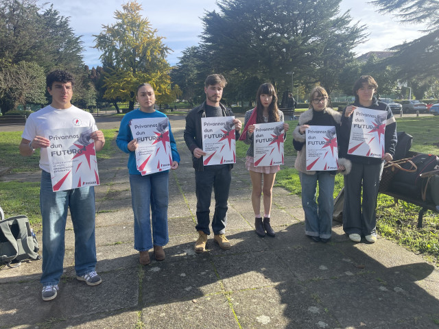 Representantes de la plataforma 'Erguer'