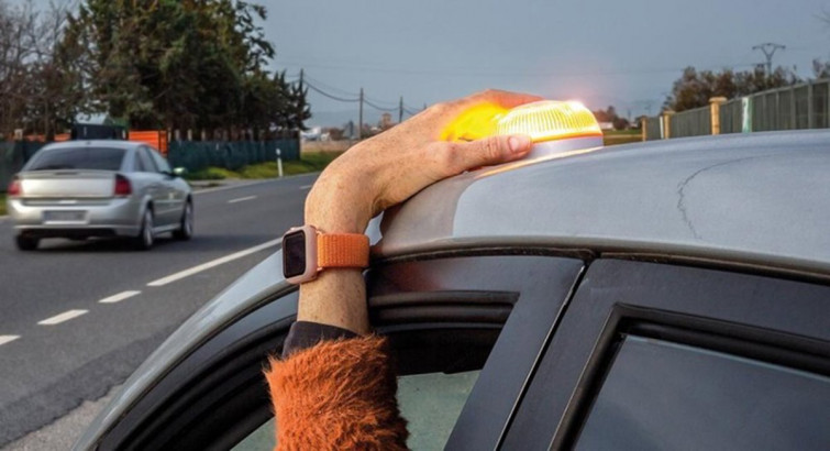 Llamada de la DGT para adquirir las balizas V-16, obligatorias desde enero y 