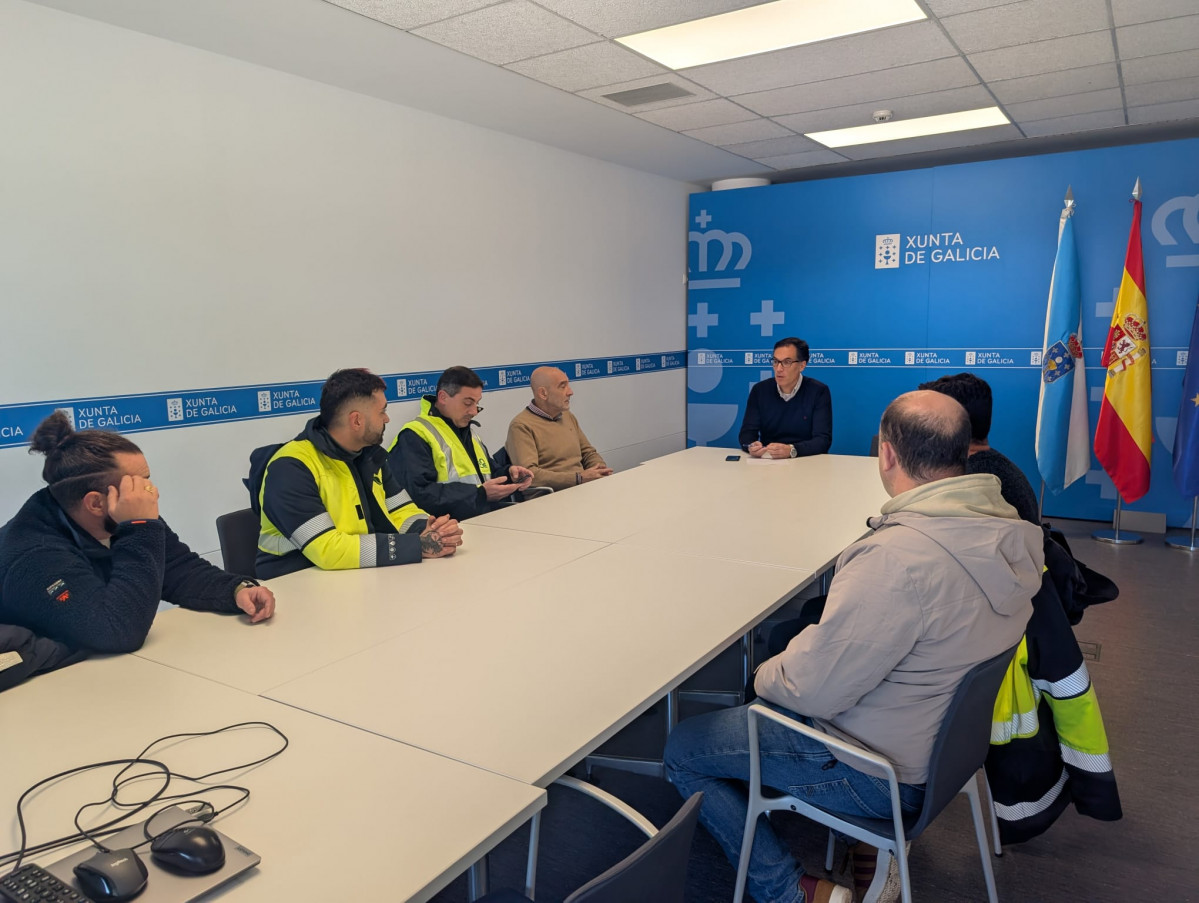 Una reuniu00f3n la semana pasada de los huelguistas de ENCE Pontevedra con representantes de la Xunta en la ciudad