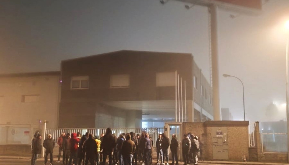 Piquetes frente a UNVI en una foto de CIG