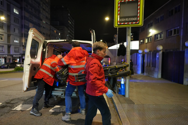 Dispositivo por el incendio en un edificio en la calle San Isidoro en A Coruña