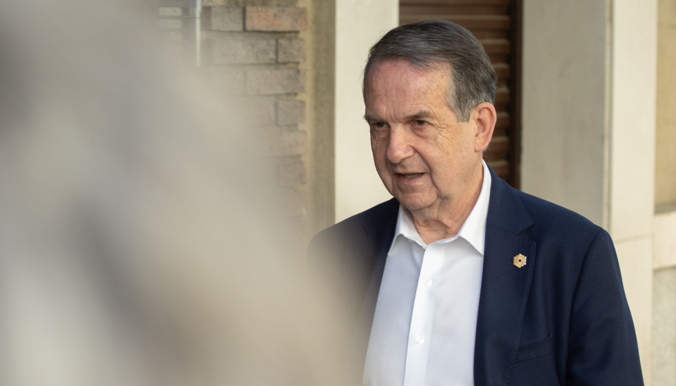 Archivo - El alcalde de Vigo y miembro de la Ejecutiva del PSOE, Abel Caballero, llega a la reunión de la Comisión Ejecutiva Federal del PSOE, en la sede federal del PSOE en la calle Ferraz, a 16 de