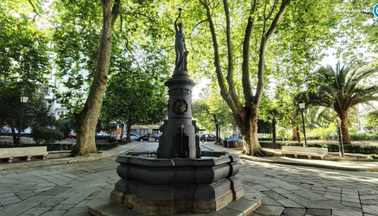 Herido grave un joven tras derribar una estatua en la Plaza Azcárraga de A Coruña