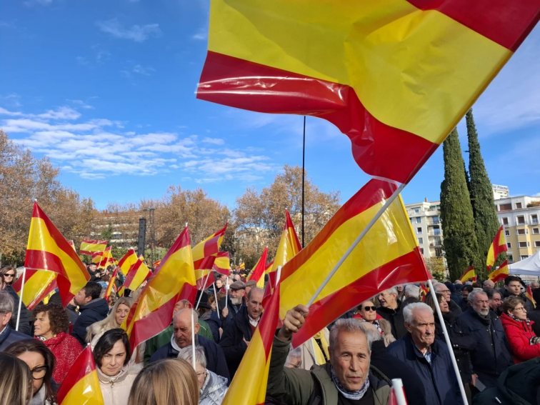 Miles de personas se concentran en Madrid convocadas por el PP contra 