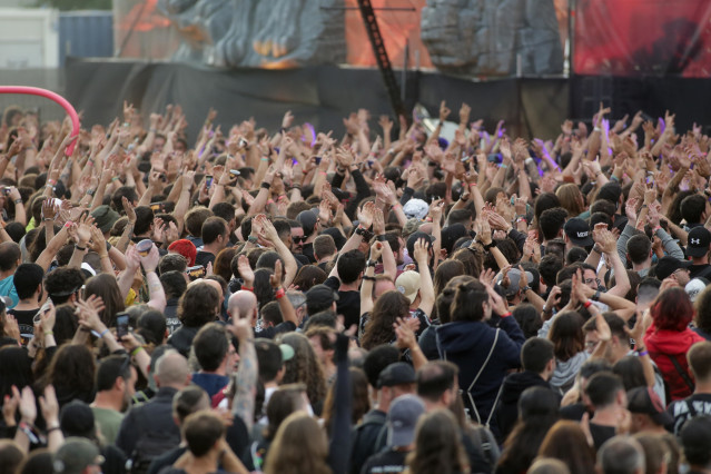 Archivo - Ambiente en el concierto de la banda de Opeth durante su actuación en el Resurrection Fest