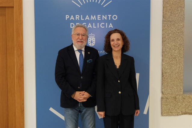 El presidente del Parlamento de Galicia, Miguel Ángel Santalices, ha recibido este miércoles en su despacho de la Cámara a la nueva fiscal superior de Galicia, Carmen Eiró