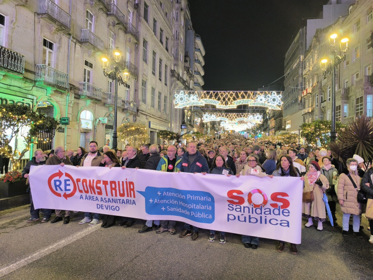 Más de 12.000 personas protestan en Vigo contra las listas de espera