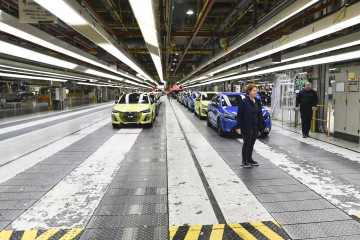 Archivo - Coches en la planta de Stellantis en Figueruelas (Zaragoza).