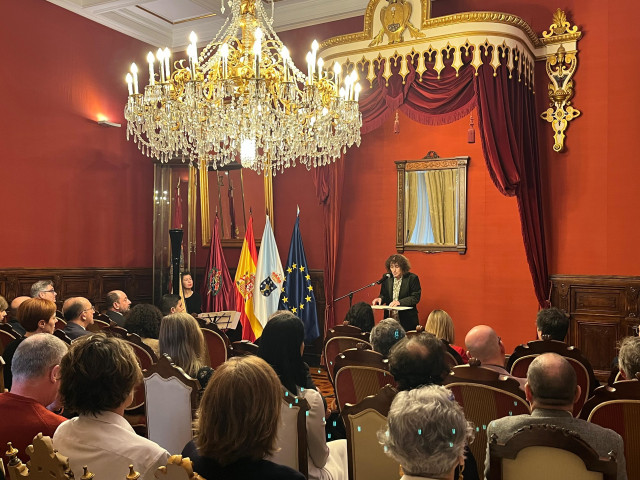 La alcaldesa de Santiago, Goretti Sanmartín, en el acto conmemorativo por los 40 años de Santiago como Patrimonio Mundial.