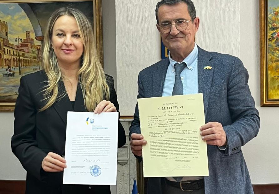 Antonio Corredoira recoge su nombramiento como cu00f3nsul de Ucrania