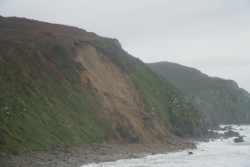 Vista de los desprendimientos en los acantilados de Campelo, a 9 de diciembre de 2025, en Valdoviño, Ferrol