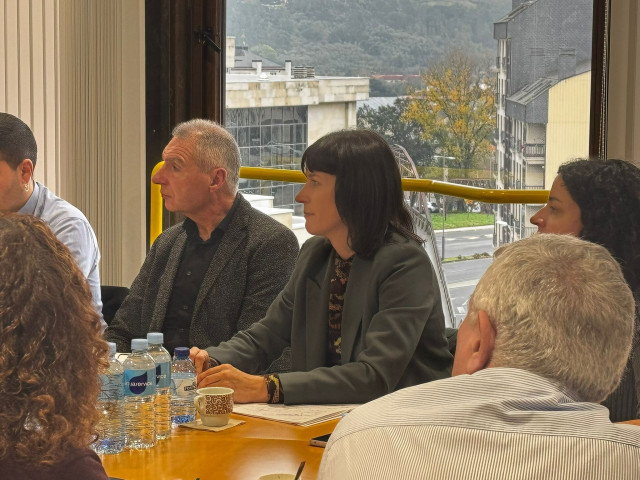 La portavoz nacional del BNG, Ana Pontón, se reúne con el vicerrector del campus universitario de Ourense, Francisco Rodríguez, para abordar la situación actual del campus
