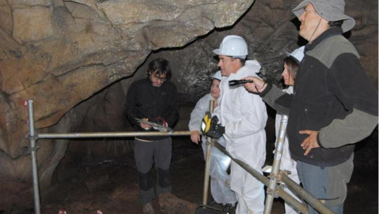 Arqueólogos acusan a profesores de Uvigo y USC de explotación en Eirós y Armeá