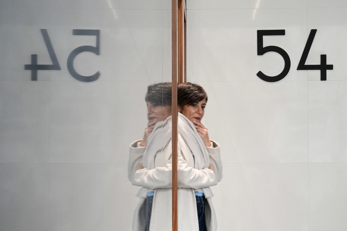 La ministra de Vivienda y Agenda Urbana, Isabel Rodríguez, visita un edificio con viviendas propiedad de CASA 47, la Entidad Estatal de Vivienda, a 11 de diciembre de 2025, en Vigo, Galicia (España)