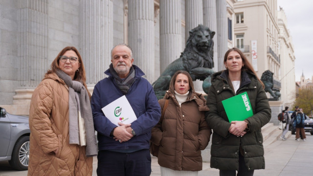 Archivo - Los sindicatos elevan a Sánchez su conflicto con Sanidad por su 