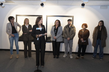 La conselleira de Medio Ambiente e Cambio Climático, Ángeles Vázquez, en la inauguración de la exposición 'Galicia, litoral máxico', en Vigo.