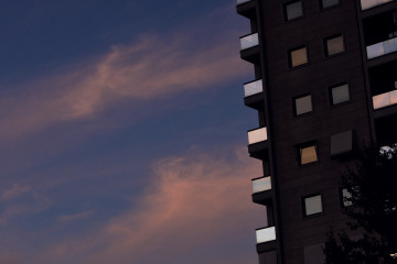 Archivo - Vista de una vivienda, a 17 de abril de 2023, en Ourense, Galicia (España). El Consejo de Ministros ha aprobado la movilización de 50.000 viviendas de la Sareb --antes conocido como 'banco