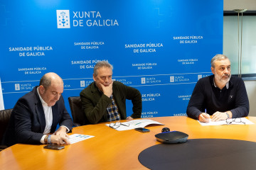 El conselleiro de Sanidade, Antonio Gómez Caamaño, en reunión con los gerentes de las áreas sanitarias para evaluar el seguimiento de la huelga, a 12 de diciembre de 2025.