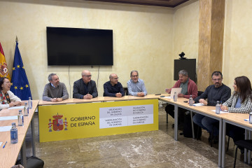 El Subdelegado del Gobierno en Ourense, Eladio Santos, se reune con un grupo de expertos para analizar el descenso demográfico en el noroeste de España y, en concreto, en Ourense