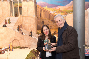 La alcaldesa de A Coruña, Inés Rey, en el Belén Municipal