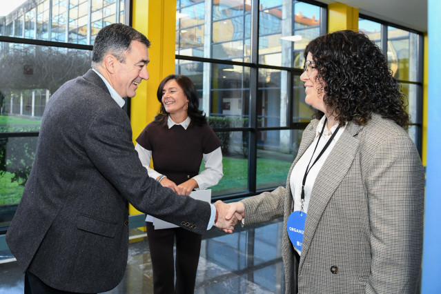 Román Rodríguez ha inaugurado la jornada de formación destinada al profesorado gallego.