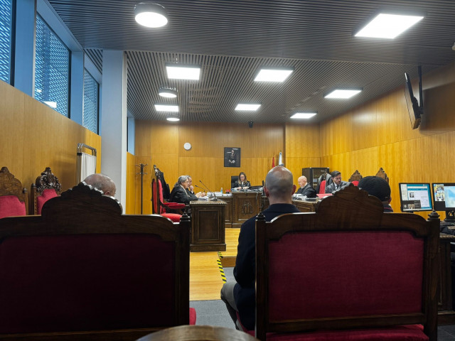 Juicio por un delito contra la propiedad industrial contra cuatro acusados, en el Juzgado de lo Penal nº1 de Ourense