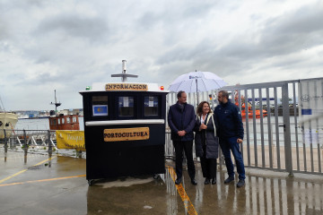 Apertura de un punto de información y de sellado de credenciales para peregrinos, en la dársena de Porto Cultura del Puerto de Vigo.