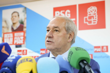 El hasta ahora presidente de la Diputación de Lugo, José Tomé, durante su comparecencia, en la sede del PSdeG-PSOE en Monforte, a 10 de diciembre de 2025, en Monforte de Lemos, Lugo, Galicia (Espa