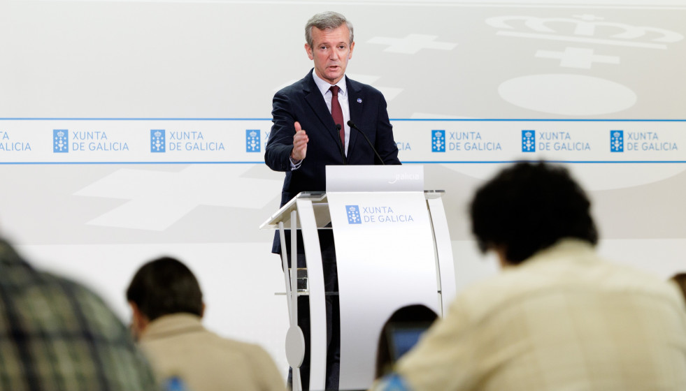 El presidente de la Xunta, Alfonso Rueda, comparece ante los medios.