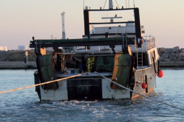 Barco arrastrero en el Mediterráneo