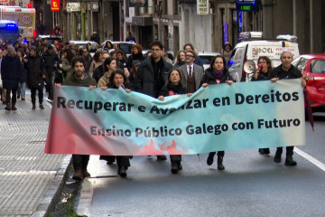 Decenas de profesores emprenden una 