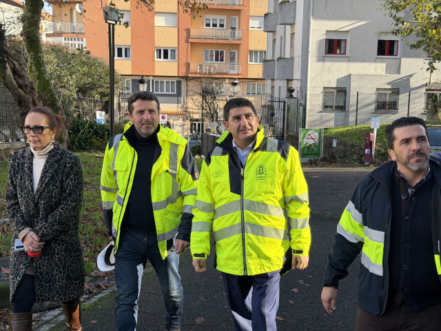 El delegado del Gobierno en Galicia, Pedro Blanco, visita Boiro