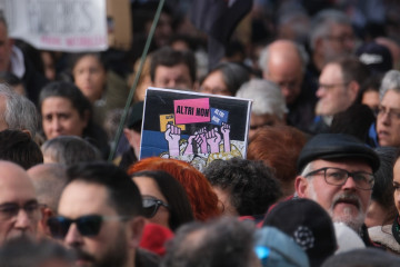 Manifestación contra el proyecto de Altri convocada por Ulloa Viva, Mina Touro-O Pino Non y PDRA, a 14 de diciembre de 2025, en Santiago de Compostela, A Coruña, Galicia (España).