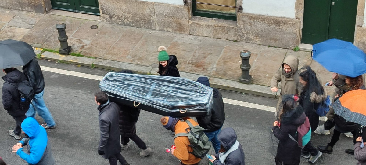 Manifestaciu00f3n en Santiago durante la huelga del profesorado