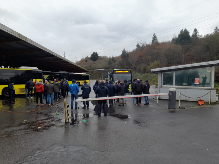 Santiago, sin servicios mínimos de bus urbano en otra jornada de huelga del transporte de pasajeros en la provincia de A Coruña
