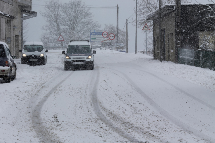 Aviso amarillo en la montaña de Lugo y Ourense por nieve con la cota bajando a 600 metros